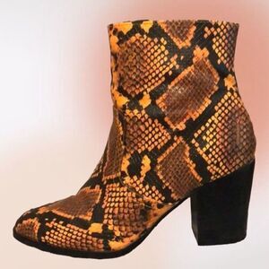 Steve Madden Dallas Snakeskin Ankle Booties‎ 6M NWOT